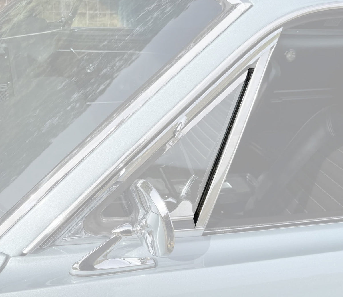 1964.5-1966 Ford Mustang Vent Window Division Bar Rubber Weatherstrip w/ Rivets