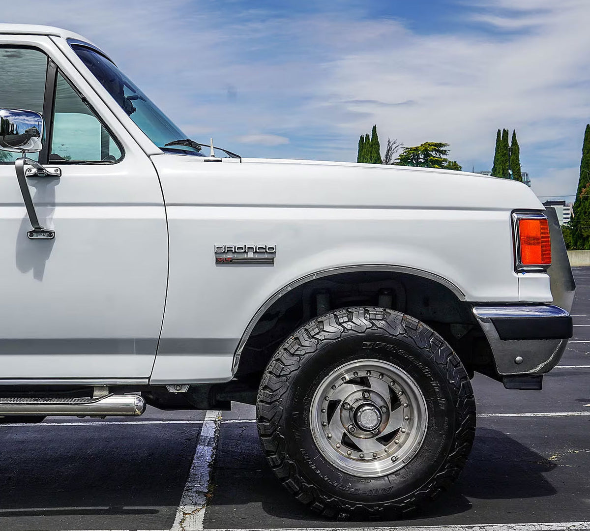 1987-1991 Ford Bronco Classic Style Chrome 8.5" Bronco Fender Emblem