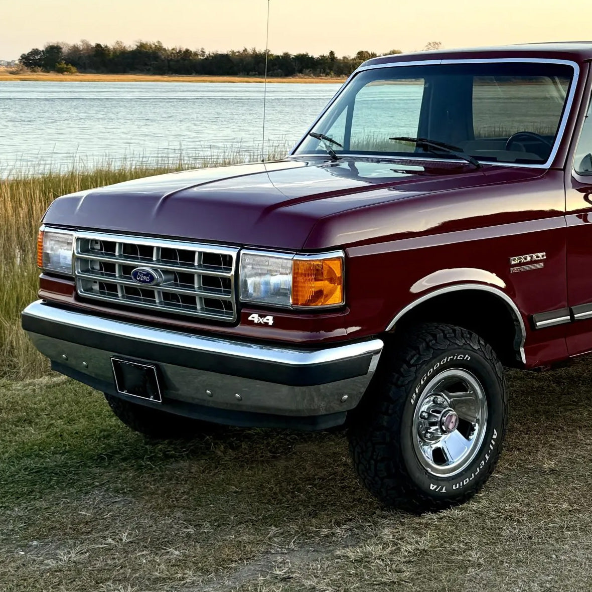1987-1991 Ford Bronco Classic Style 5" 4x4 Emblem Chrome Below Headlight