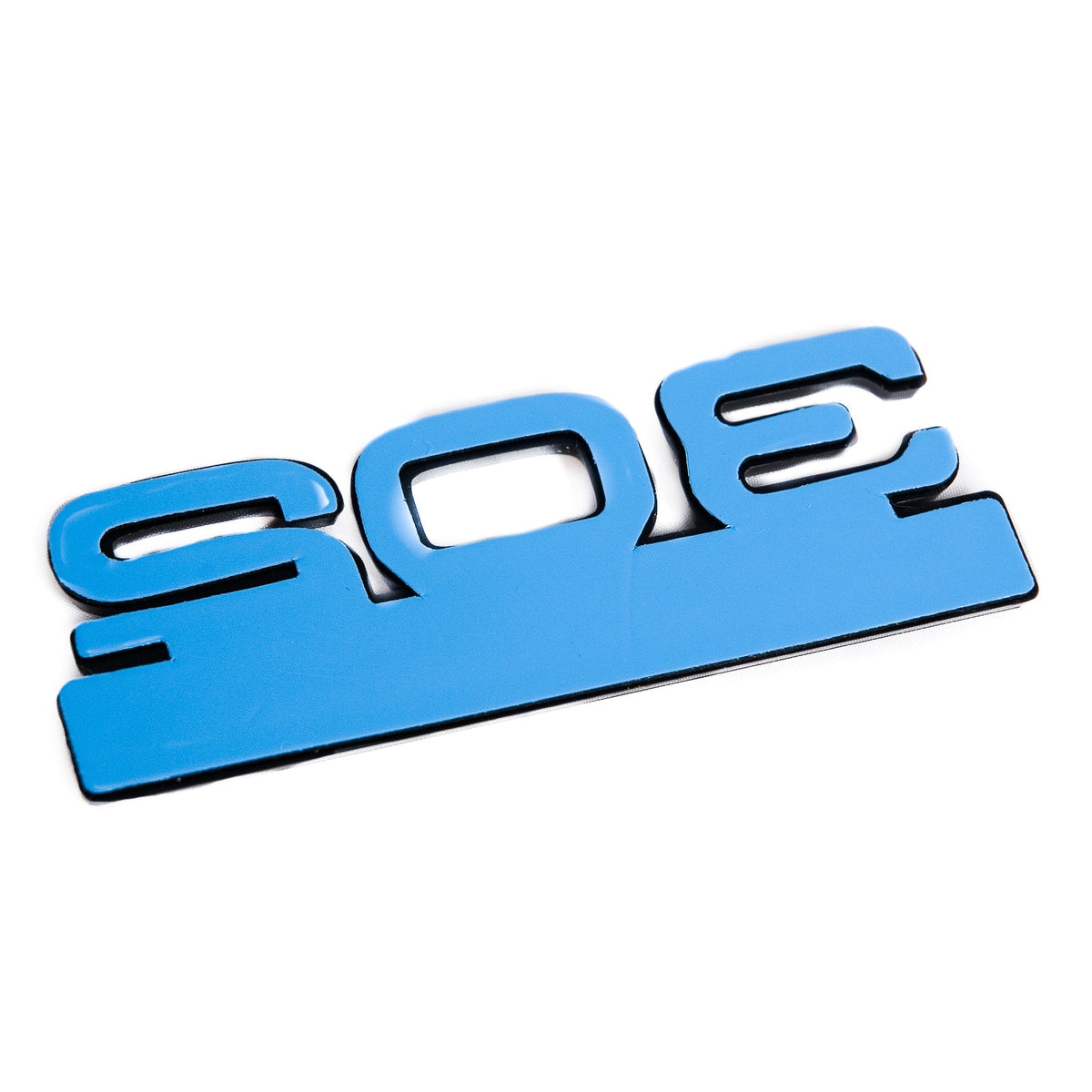 Engine Emblems 302 5.0L Engine High Performance Engine Emblems in White & Chrome - 4 ...